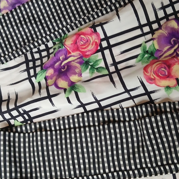 Victoria's Secret Gold Label Floral Kimono Robe. Size OS - Picture 17 of 17